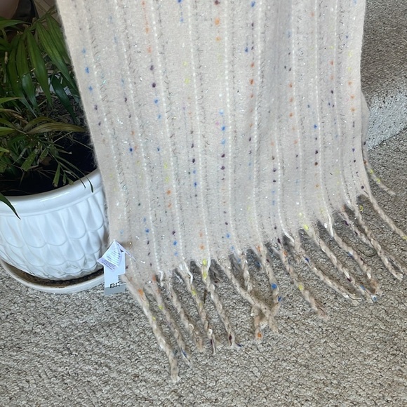 NWT BP Nordstrom Rack Funfetti Fringe Scarf - Picture 3 of 8